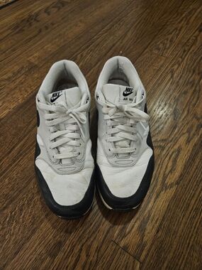 Nike Air Max White and Black Sneakers
